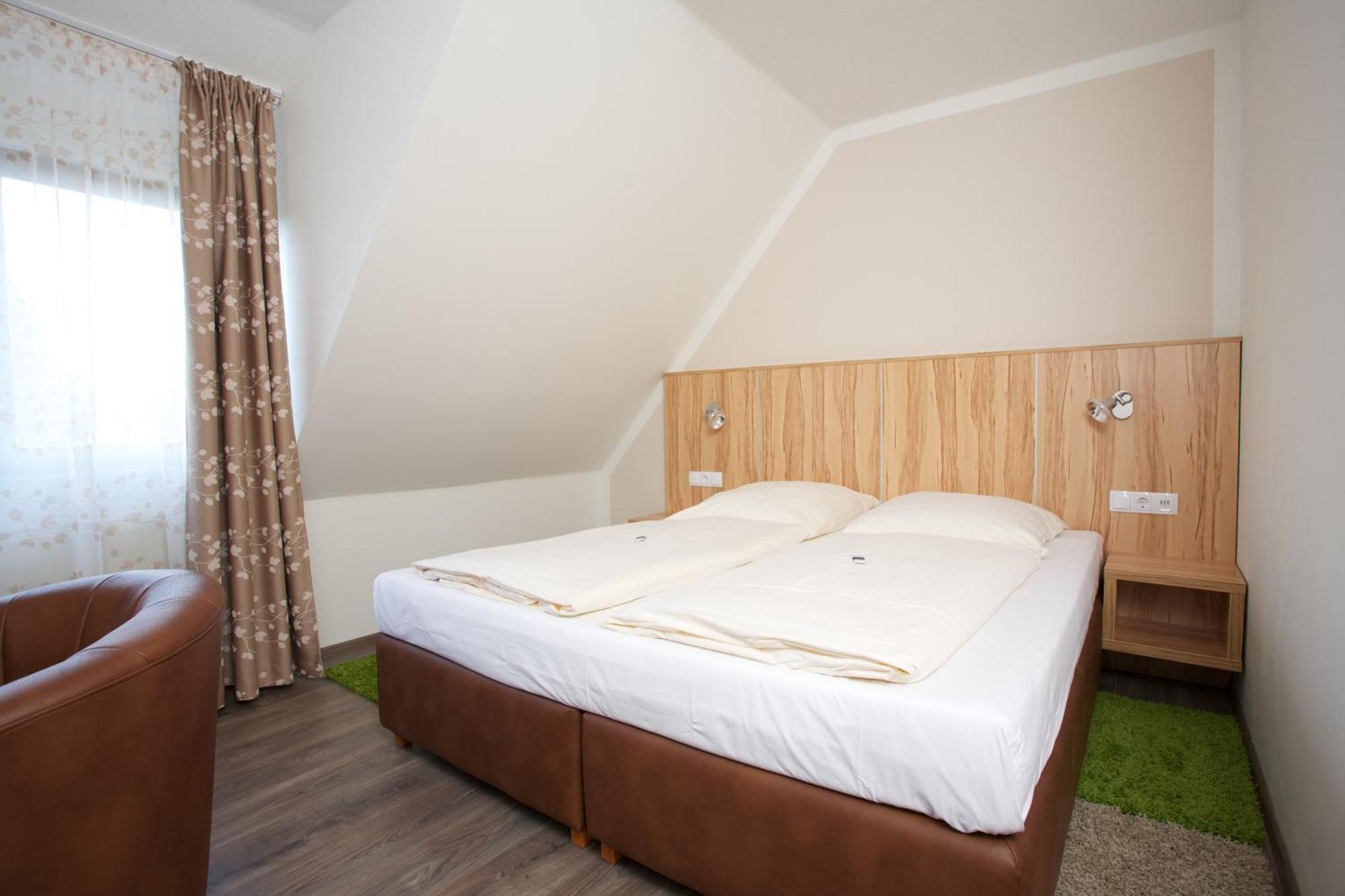 Hotel Reinhardtshof Garni Wolfschlugen Номер фото