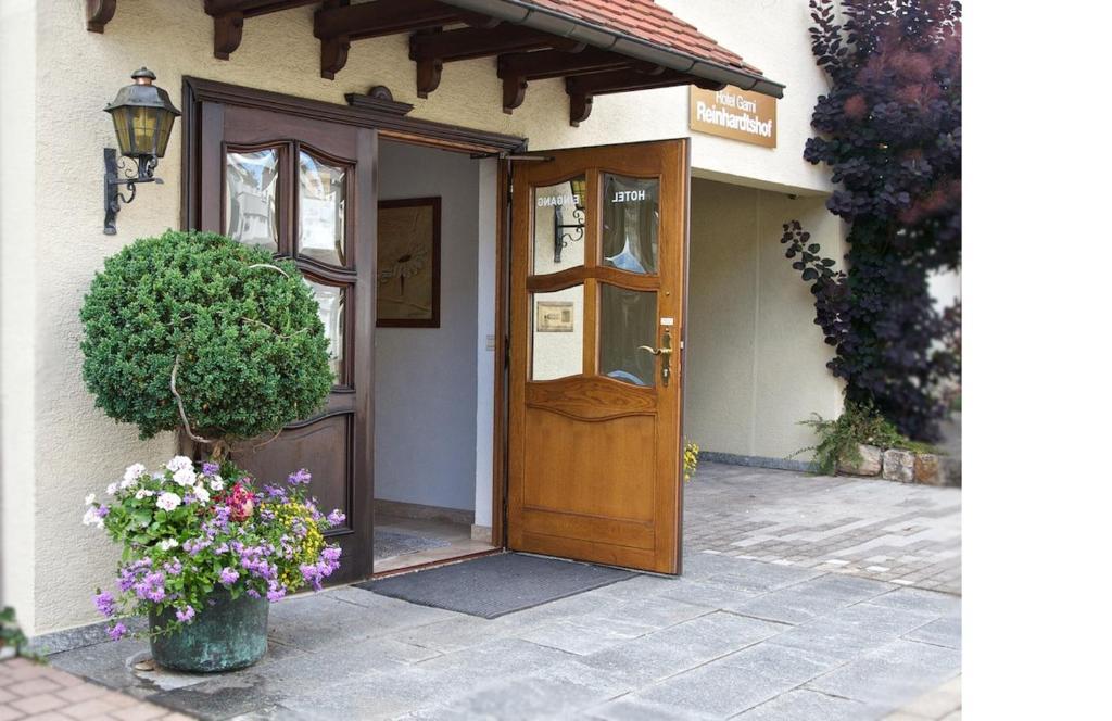 Hotel Reinhardtshof Garni Wolfschlugen Экстерьер фото